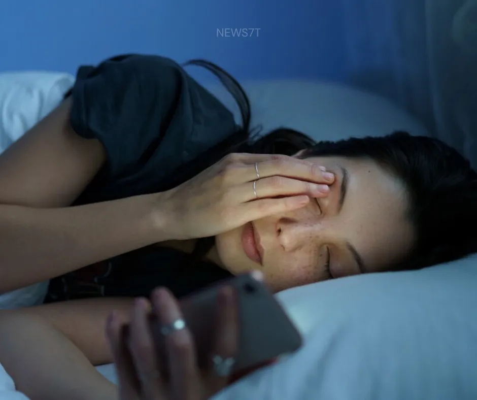 Late-Night Shopping: How Sleep Deprivation Drives Impulse Buys (photo 2)