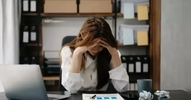 Overthinking: 18 Powerful Strategies to Calm Your Mind and Regain Control